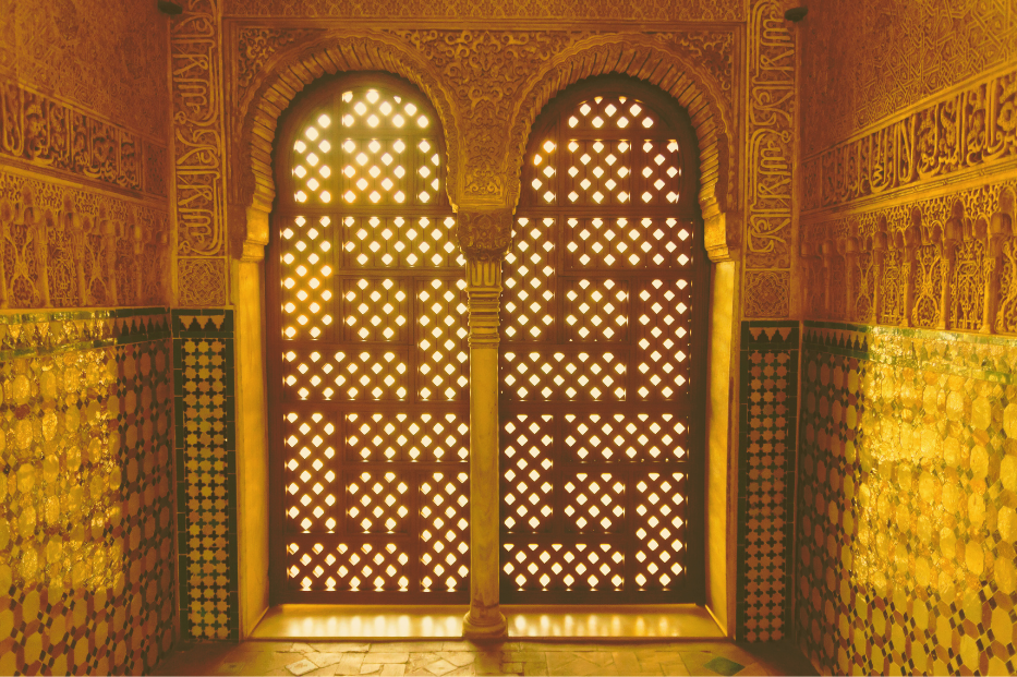 moorish style windows in the alhambra